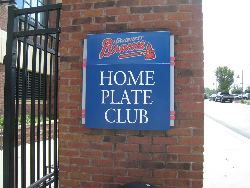 It's against my religion to leave a ballgame before it's over. But I accomplished my goal of seeing a game in the park. I left to meet up with an old college friend that I hadn't seen in years.