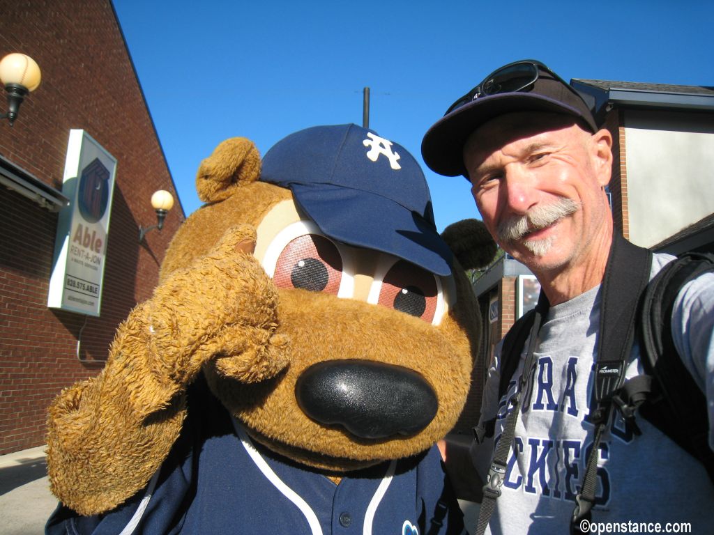 Hobnobber Ted E. Tourist insisted that I take a picture with him.