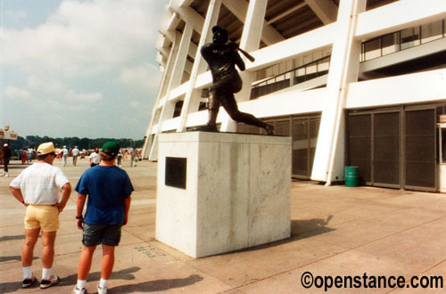 Atlanta Fulton County Stadium><br>

<center>
 <p><font face=