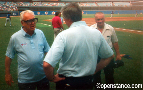 Atlanta Fulton County Stadium><br>

<center>
 <p><font face=