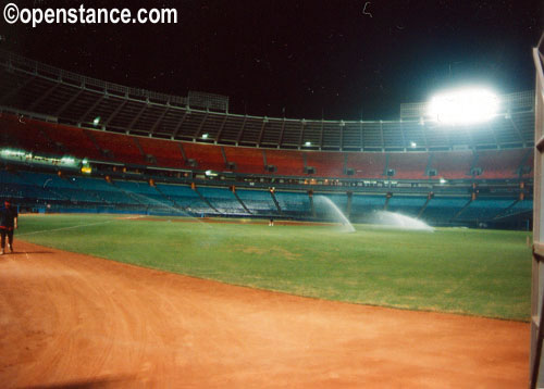 Atlanta Fulton County Stadium><br>

<center>
 <p><font face=